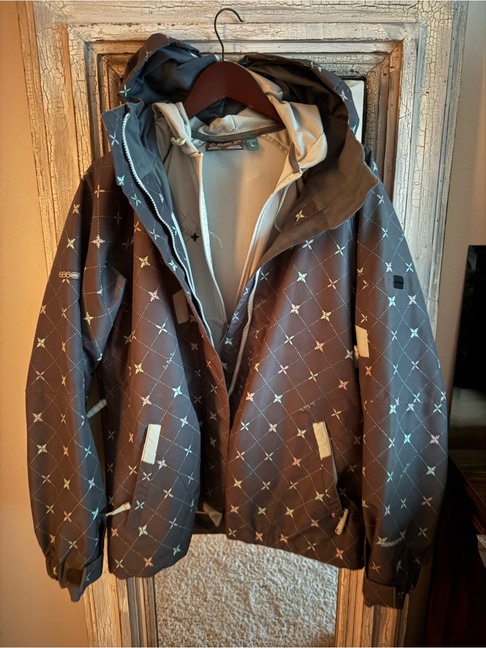 686 Women's Ski Jacket in Dark Gray with Light Blue Accents